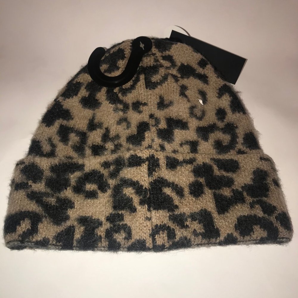 Steve Madden 2 Piece Leopard Beanie & Glove Set Br - Picture 4 of 6